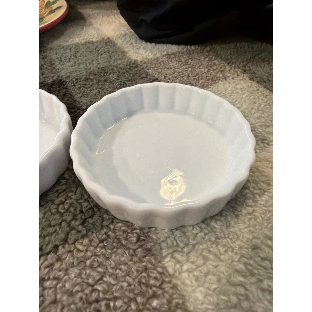 Set of 2 White‎ Ceramic mini oven Fluted Ramekins 3.5 Inch Round